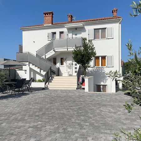 Valkane Beach Apartments Pula Exterior photo