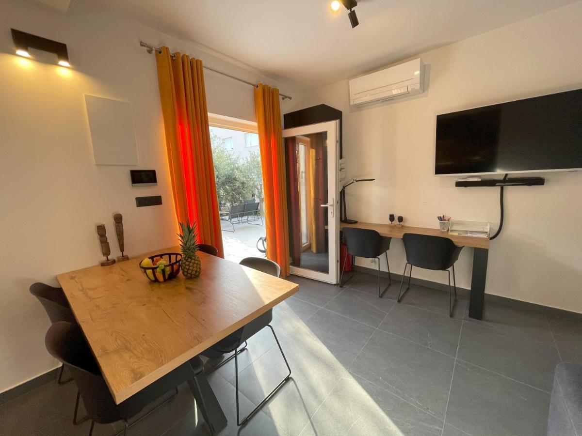 Valkane Beach Apartments Pula Exterior photo