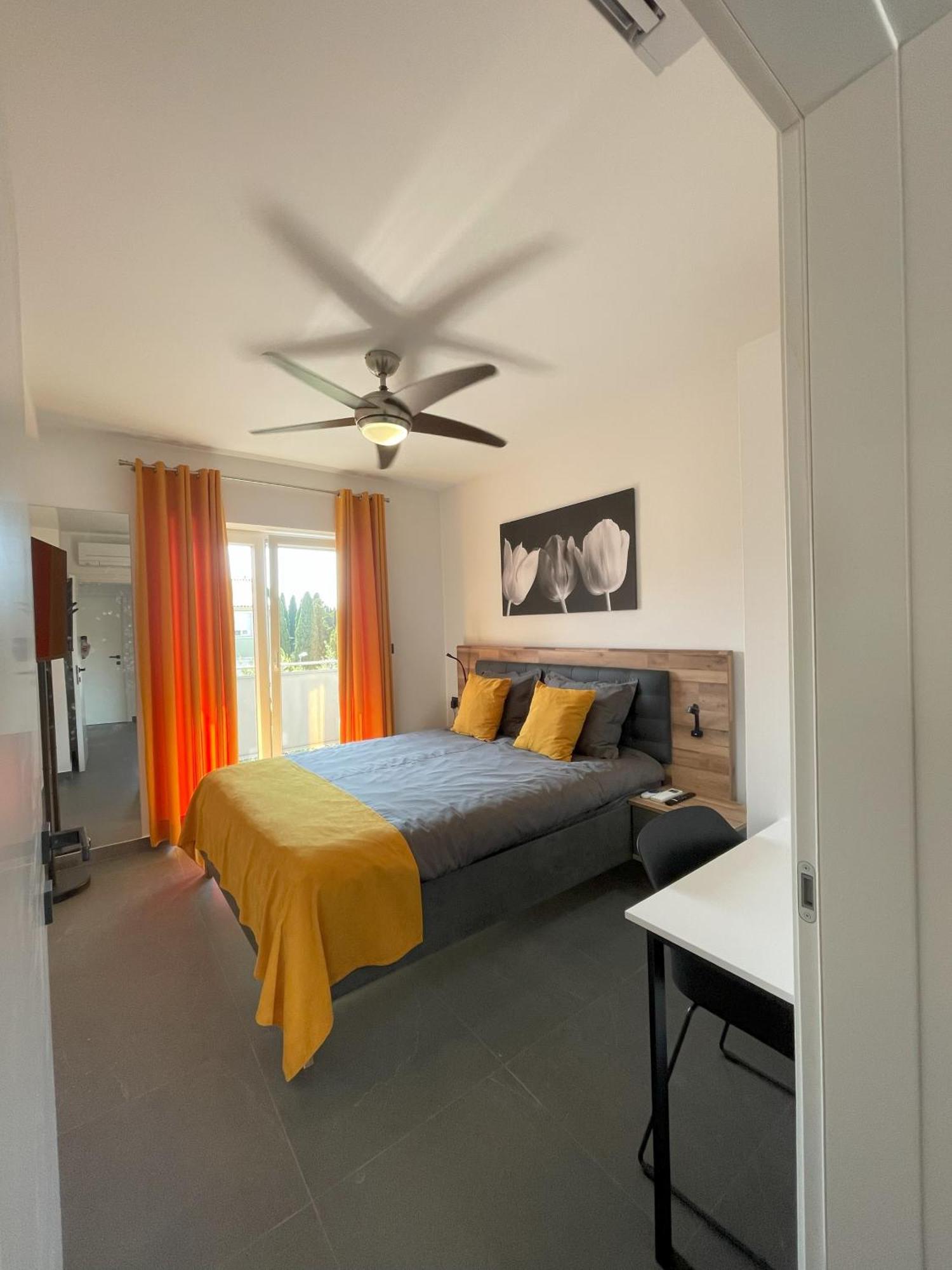 Valkane Beach Apartments Pula Exterior photo